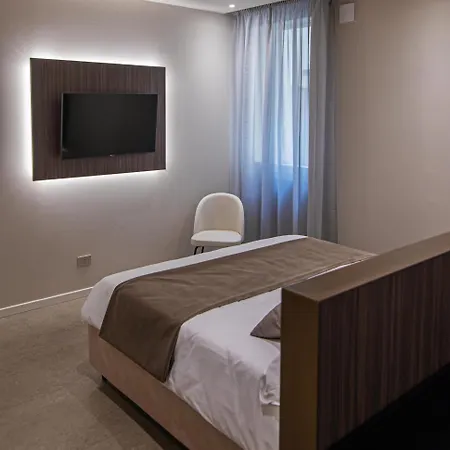 Relax Luxury Rent 4* モデナ